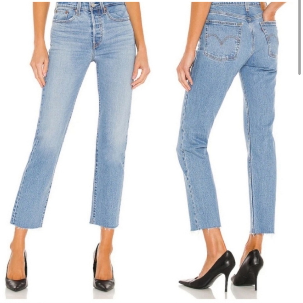 Levi’s Wedgie Straight Medium Wash High-Rise Distressed Cropped Jeans 25
